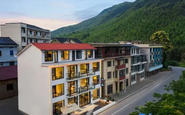 Anji Yunle Family Vacation Homestay (Yunshang Grassland Alpine Tourism Resort)