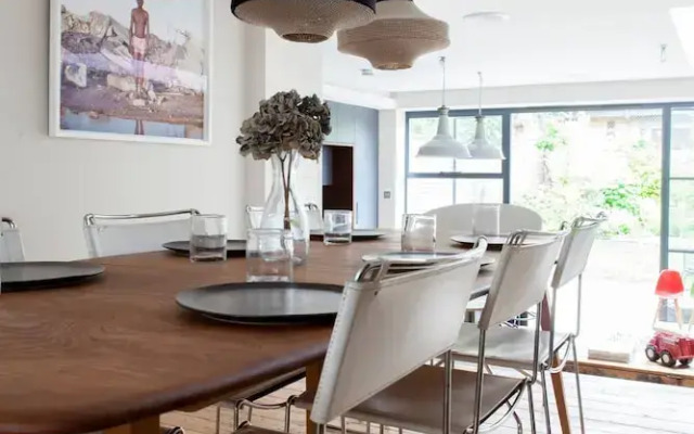 Ardilaun Road by Onefinestay