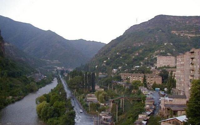 Sanahin Bridge Hotel
