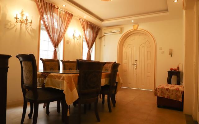 Glory's house