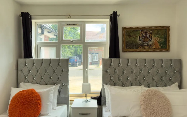 Heathrow Lodge B&B