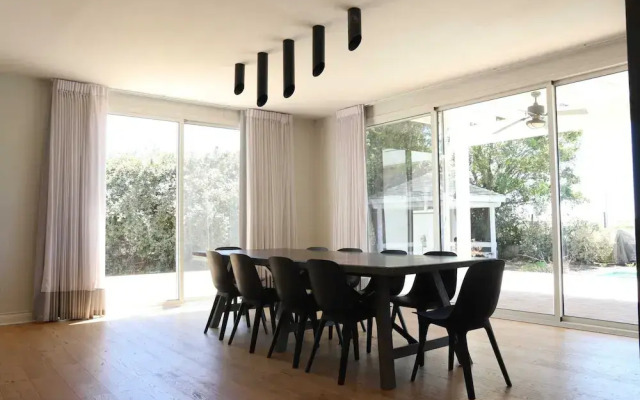Gorgeous Mansion by Caesarea's Greatest Beach-hosted by Sweetstay