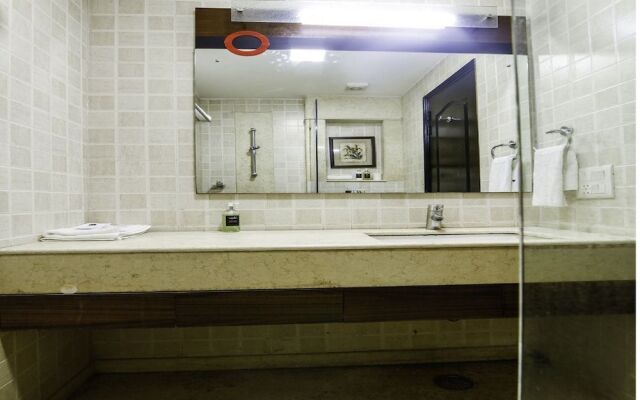 Collection O 39440 Alreef  Residency