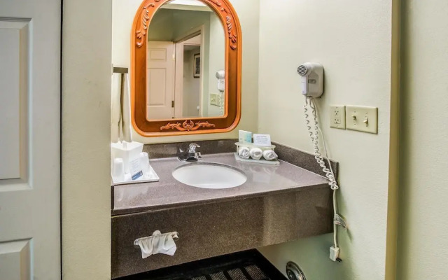 Clarion Suites Conference Center near I-95