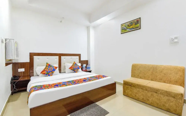 Fabhotel Nakshatra Palace