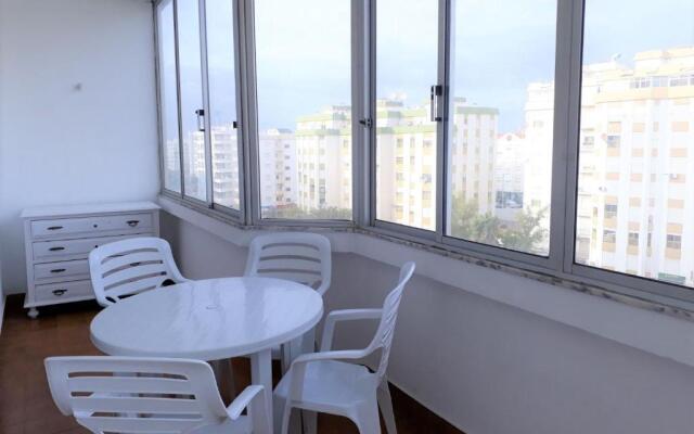 Torre 6- Vista Cidade, Aconchegante, 80mt Praia, Wifi