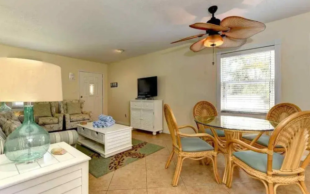 Casa Sierra 205 A 36th ST by RedAwning
