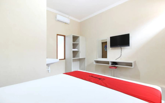 Formerly RedDoorz near Balekambang City Park