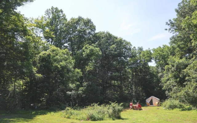 Tentrr - Arrowhead Farm Stables