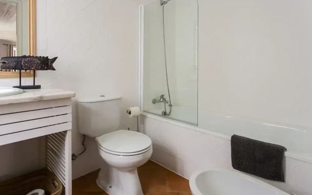 JOIVY Stylish 1-bed flat w/ city views in Alfama