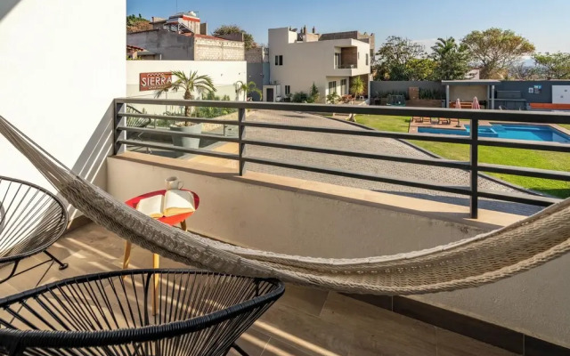 Loft with Pools and Rooftop Sky Bar
