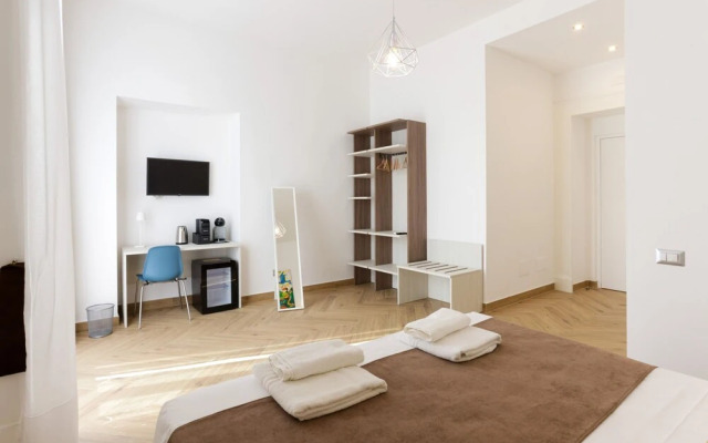 Pessina 90 Rooms in Naples