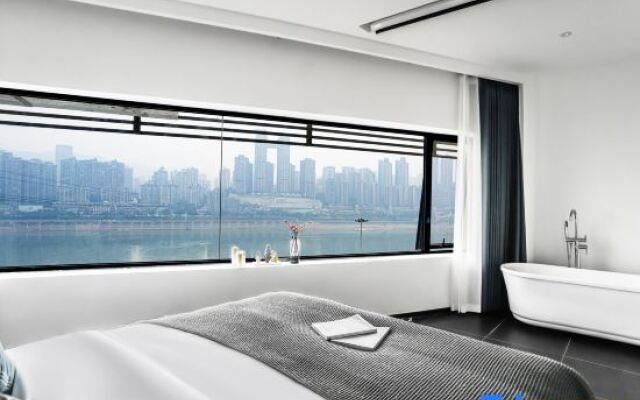 Time Wharf Homestay (Jiefangbei 18th Stair Branch)