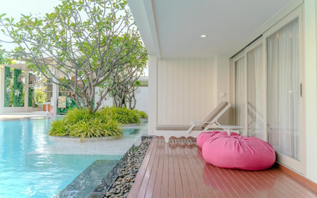 The Sea - Cret Hua Hin