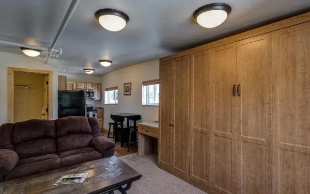 HiWay 40 Grill and Lodge