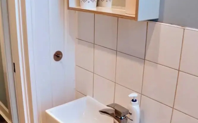 1 Bedroom Apartment In Edinburghs New Town