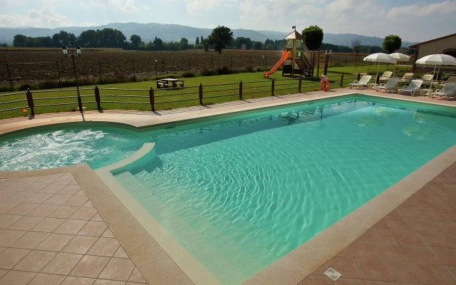 Villa in Cannara With Pool Near Assisi