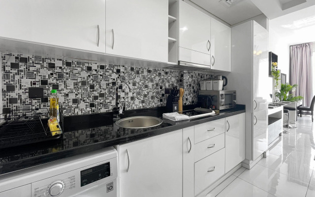 Elegant Studio - Golf Course View - bnbmehomes - 1916