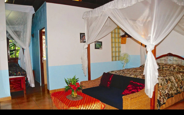 Aahh Bali Bed and Breakfast