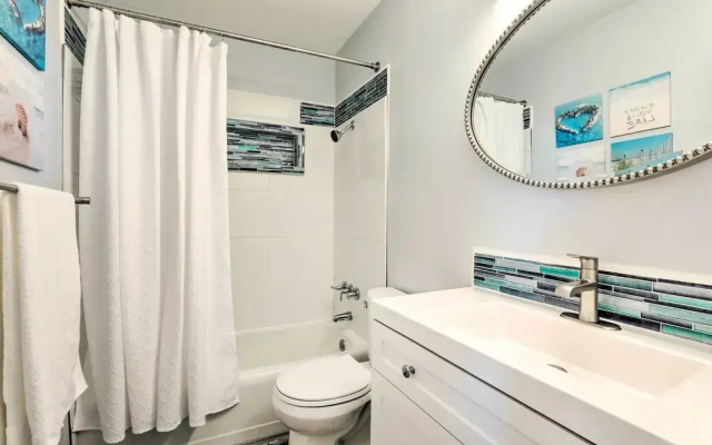 9 Mi to Beaches: Home w/ Pool & Patio in Bradenton