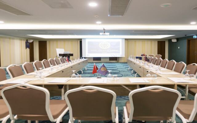 The Grand Mira Hotel