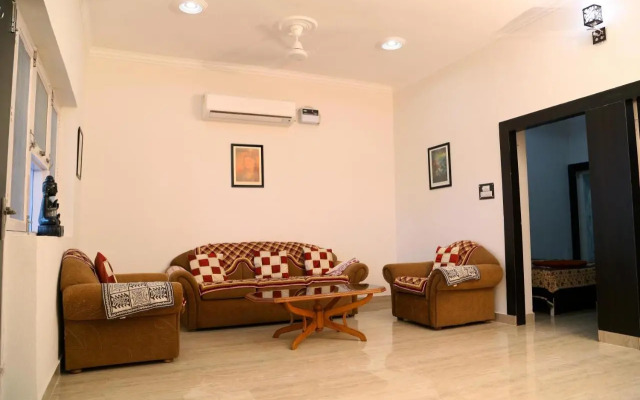 Tuk Tuk Homestay