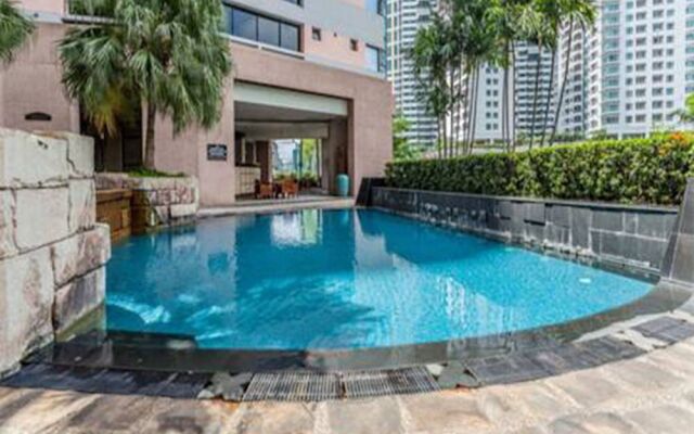 Ebony Towers At Parkview