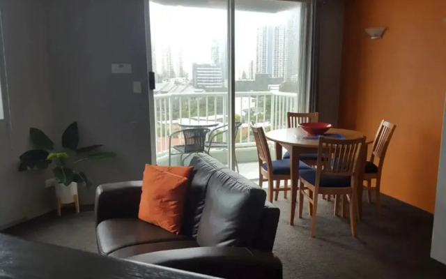 Affordable Unit Minutes To The Heart Of Surfers Paradise