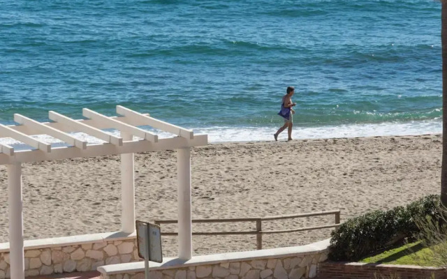 Dona Sofia - Fuengirola Promenade Apartment With Stunning Sea Views, Wifi