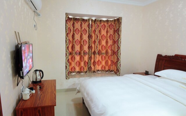 Celebrity  Apartment Hotel