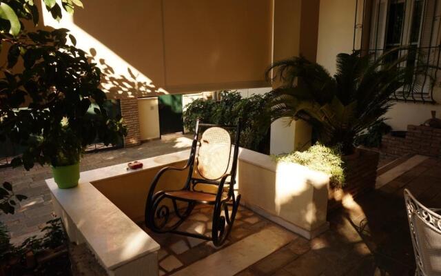 Independent Entrance Apt 130M2 Garden Private Parking