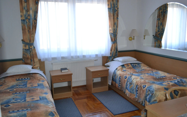 Leier Business Hotel