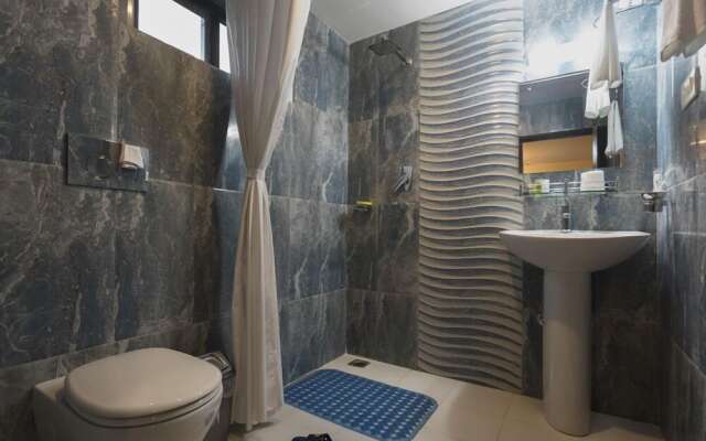 MeroStay 203 Hotel Golden Eye