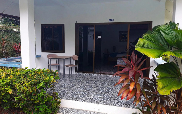 Smile House & Pool