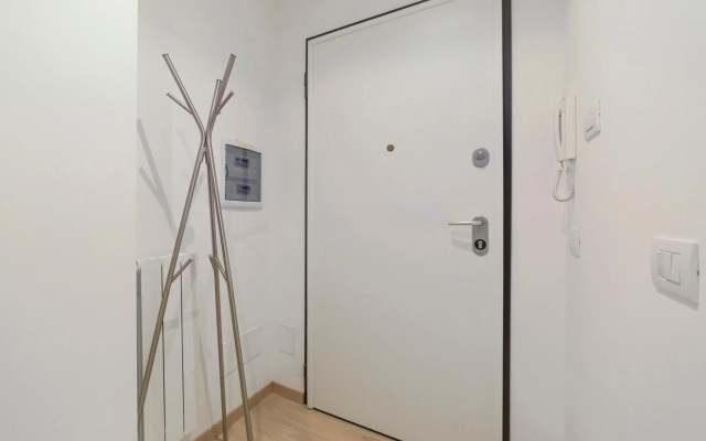 Milano Cosy APT with Balcony!