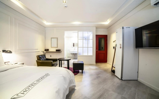 Hotel Stay 53