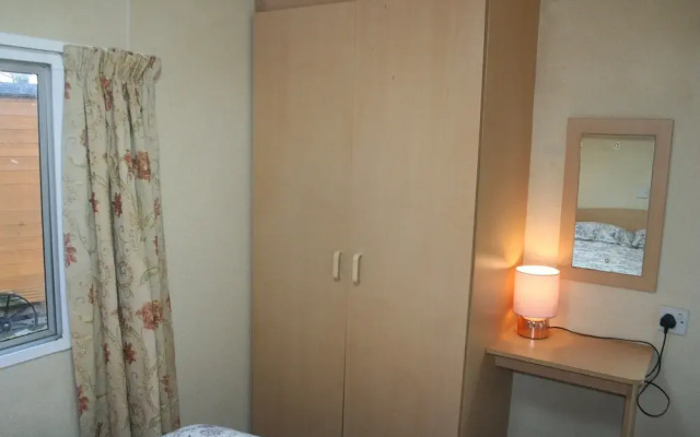 Lovely Bk Calypso Bluebird 6 Berth Holiday Caravan