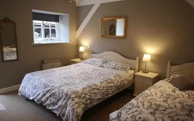 Holly House Bed & Breakfast