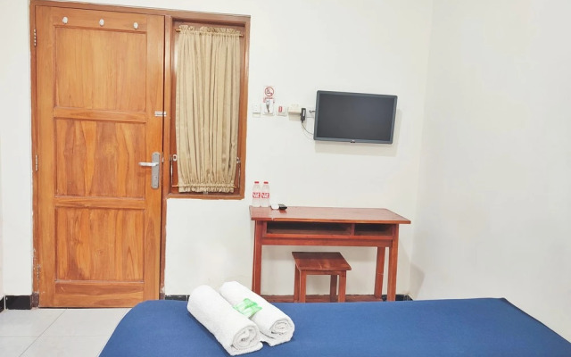 Happy Syariah Hotel near Jombor Mitra RedDoorz