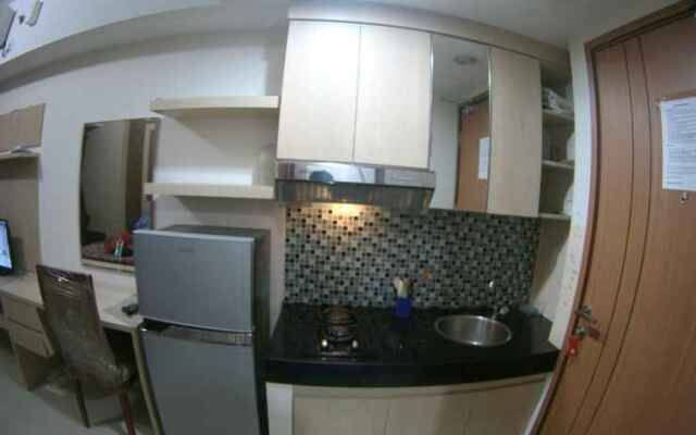Queen Apartment Margonda Residence 3 & 5 By Chika