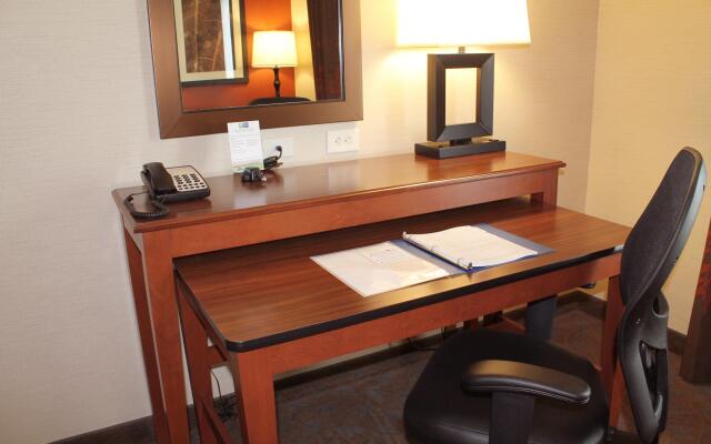 Holiday Inn Express Hotel & Suites Paducah West, an IHG Hotel