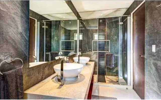 Delfino Penthouse