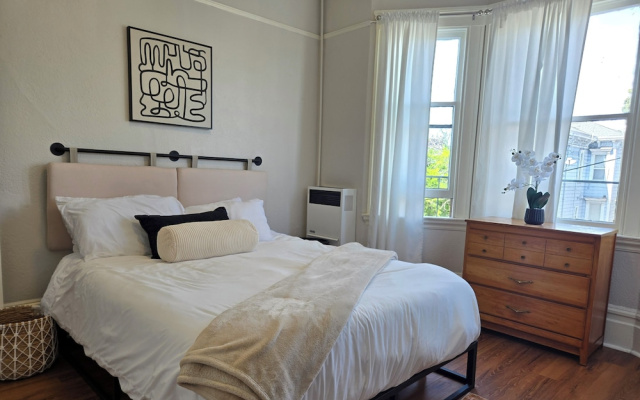 Gorgeous 3 Bedroom In Downtown