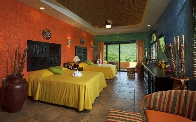 El Corazón Resort