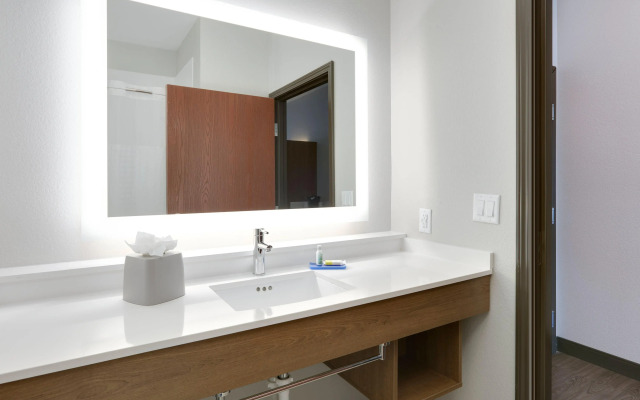 Holiday Inn Express & Suites Denton North by IHG