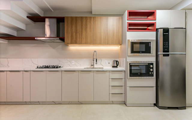 Apto completo c/ churrasq e piscina Jurerê JPR201