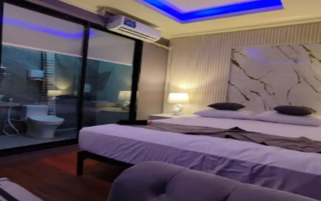 Hot In Hotel – Guest Rooms – Depok