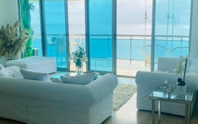 Malecón vista mar Habitación Privada Larimar, 829-343-1001