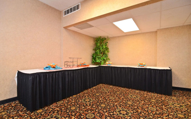 Best Western Plus Midwest Inn