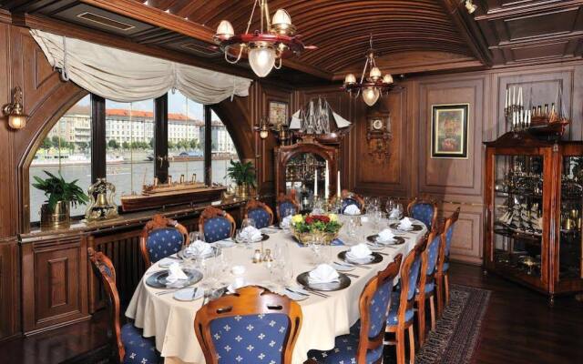 Botel Admiral
